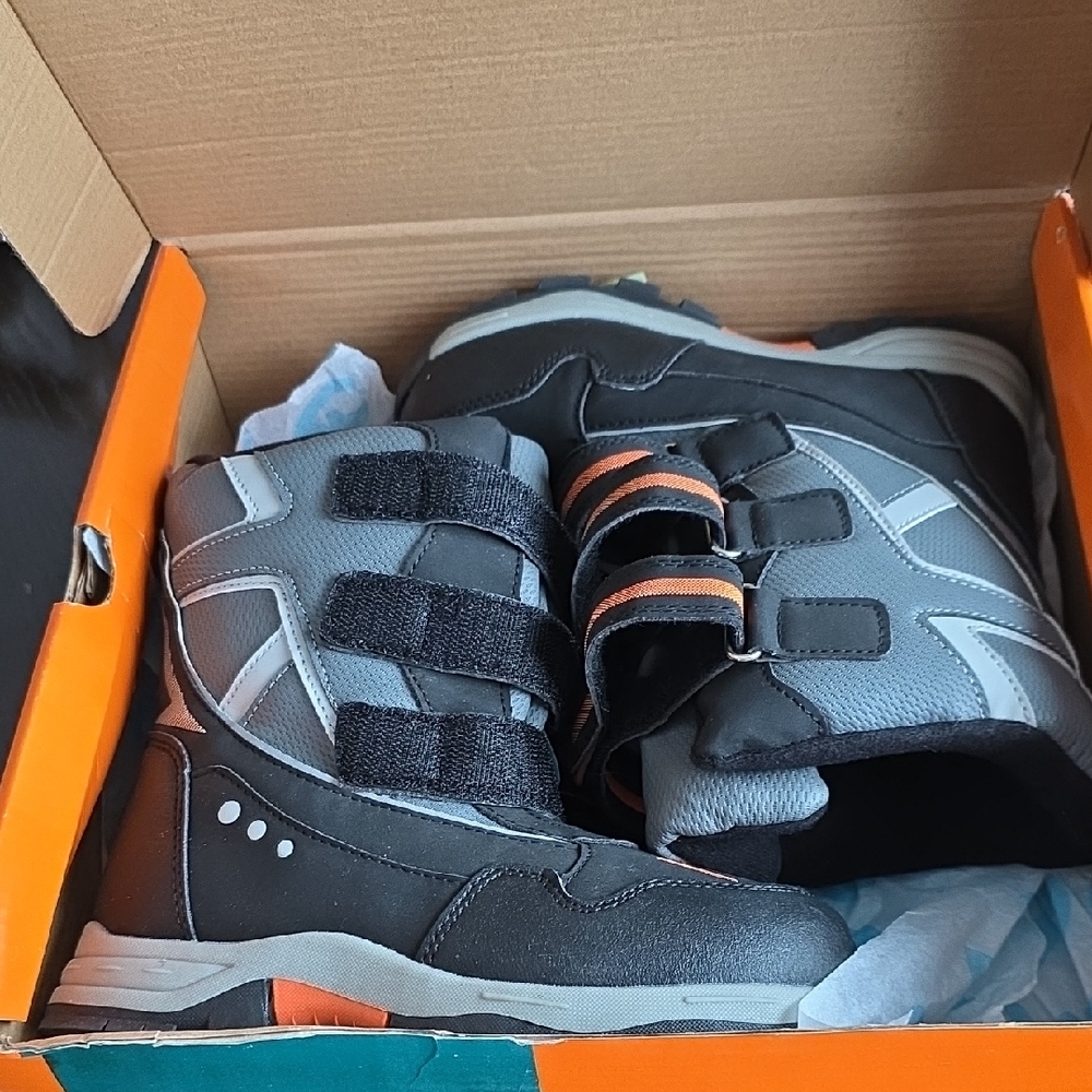 Sporto Kids Boots - Black and Gray with Orange Accents